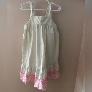 Girls size 6/7 White Dress with Pink Pineapple Hem
